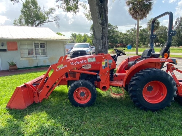 Kubota L2501 4x4 HST LA525 LOADER RCF2060 MOWER